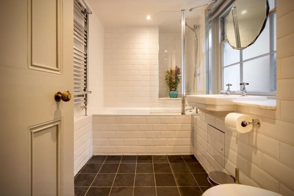 Сasa de vacaciones Kings Cross, Self-contained House & Private Garden Londres