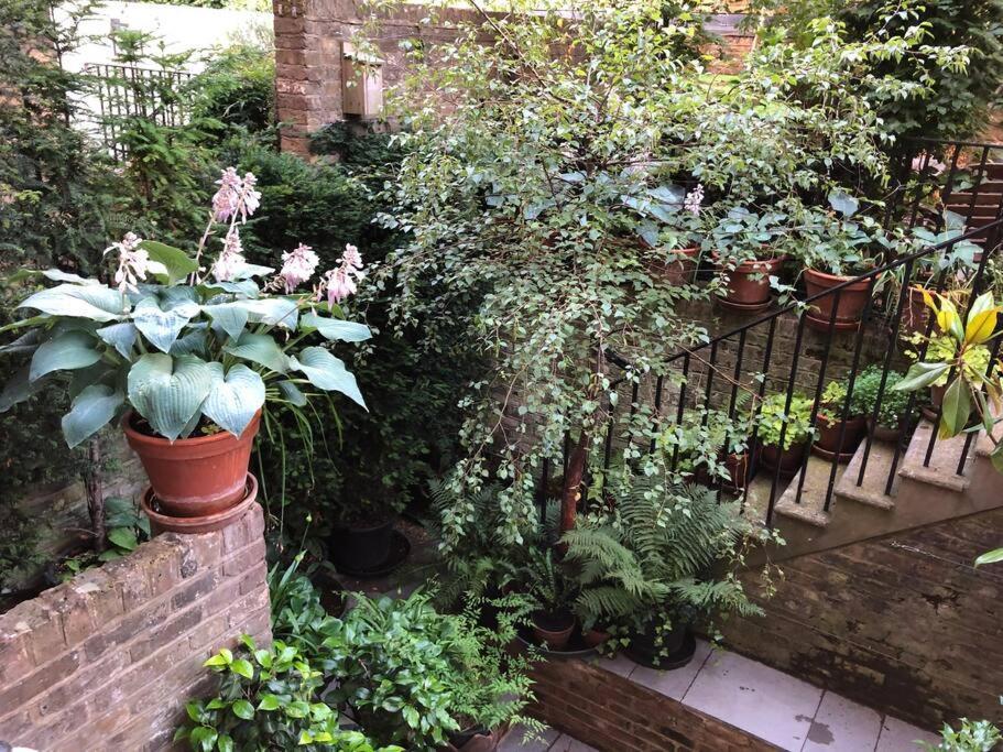Kings Cross, Self-contained House & Private Garden Сasa de vacaciones