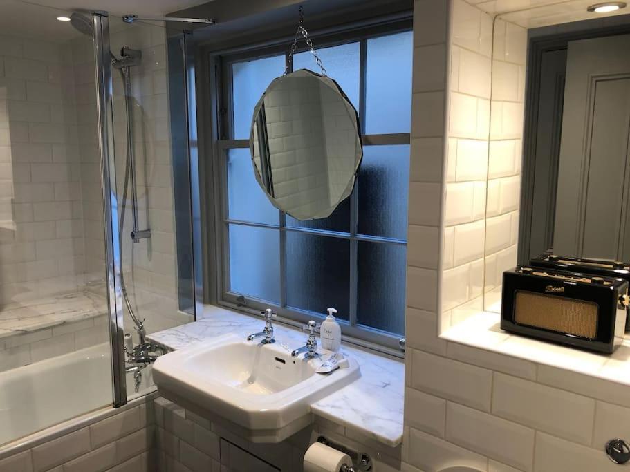 Kings Cross, Self-contained House & Private Garden Сasa de vacaciones Londres