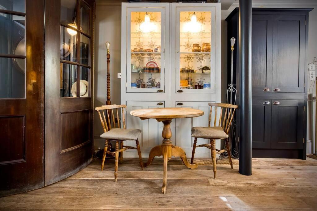 Kings Cross, Self-contained House & Private Garden Сasa de vacaciones *