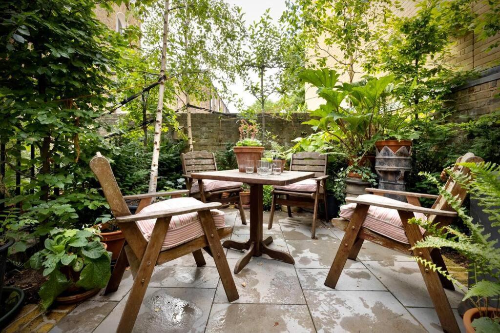 Kings Cross, Self-contained House & Private Garden Сasa de vacaciones Londres